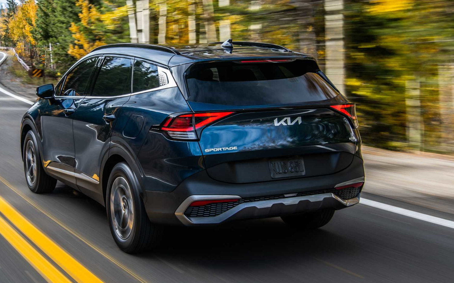Comparison Kia Sportage HEV 2023 vs Kia Telluride SX Nightfall